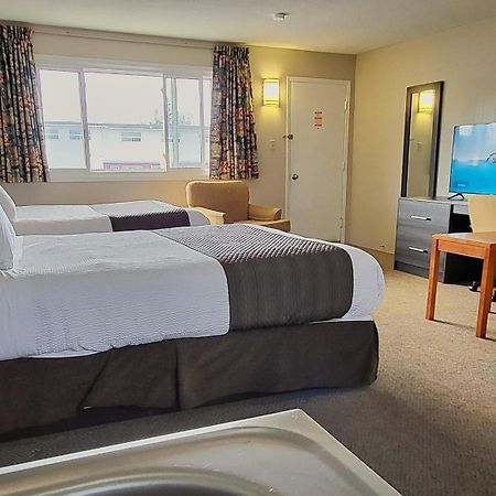 Maple Leaf Inn Kincardine Buitenkant foto